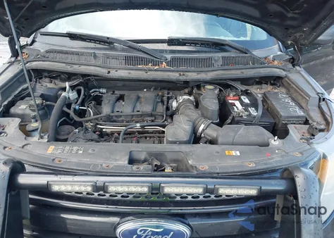 2014 Ford Police Interceptor z USA, uszkodzony, nr VIN 1FM5K8AR1EGC27381